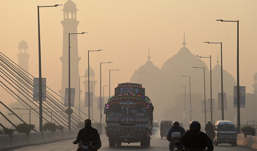 LHC directs 'incompetent' Punjab govt to issue work from home notification